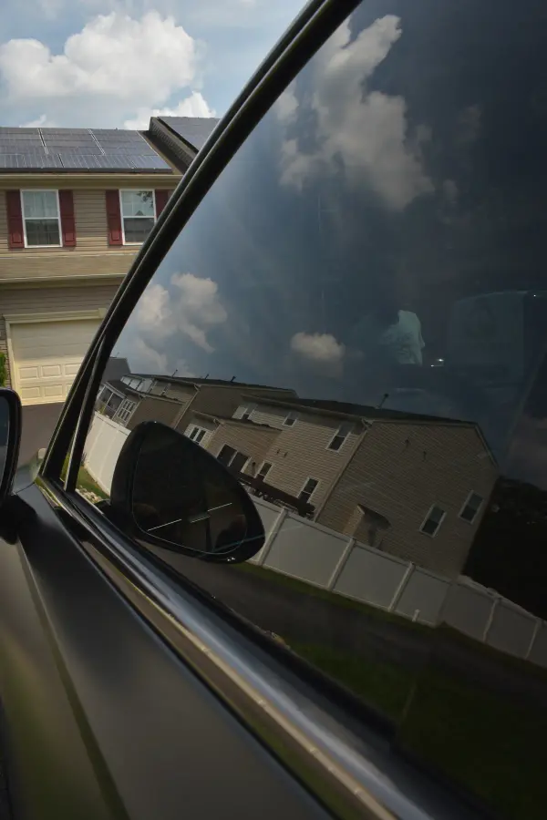 Genesis window glass, streak-free